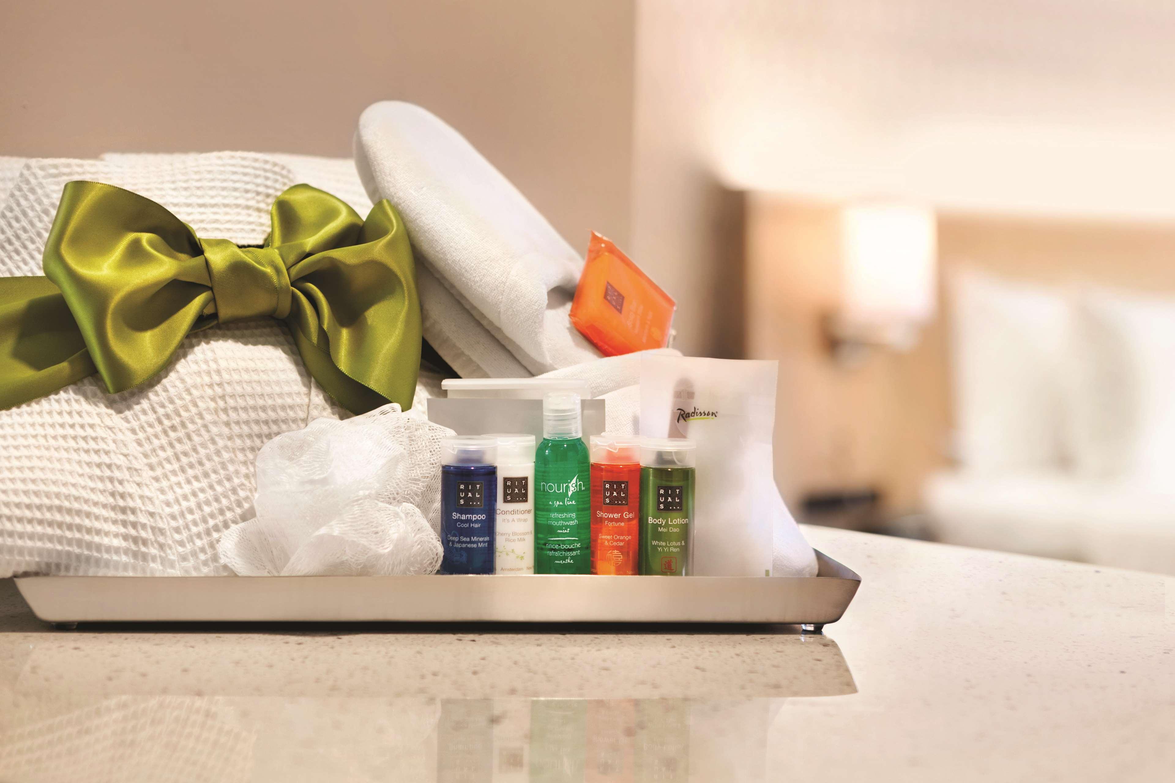 Radisson Hotel Charlotte Airport Bagian luar foto